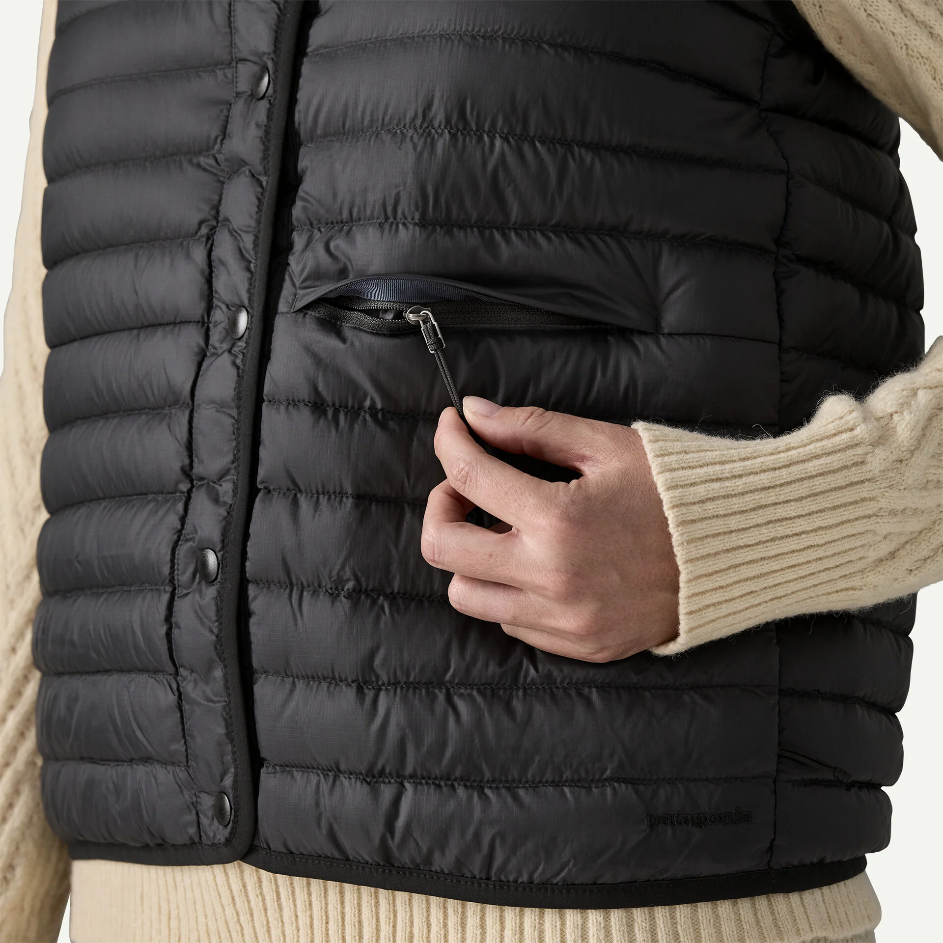 Patagonia Patagonia Women's LW Reversible Down Sweater Vest