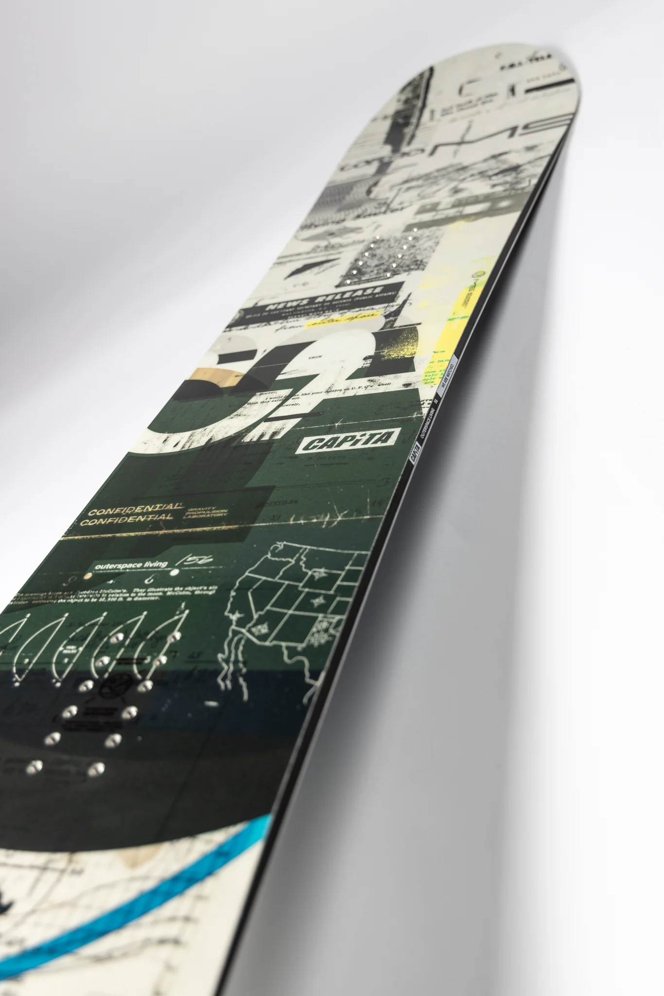 Capita Capita Men's Outerspace Living Wide Snowboard