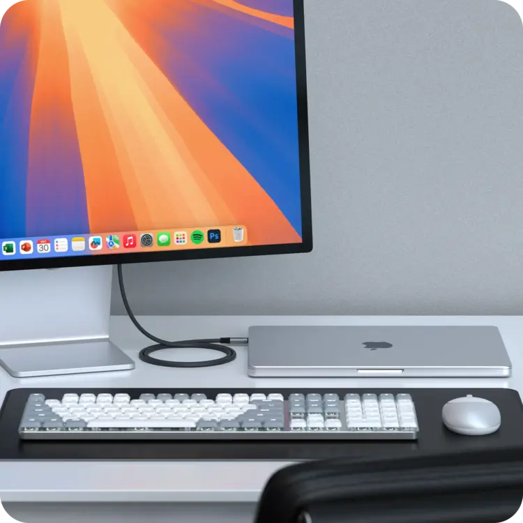 Satechi USB4 V2 Pro Cable - USB-C to USB-C 3.9ft