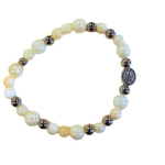 Guadalupe White Pearl Bead Stretch Bracelet