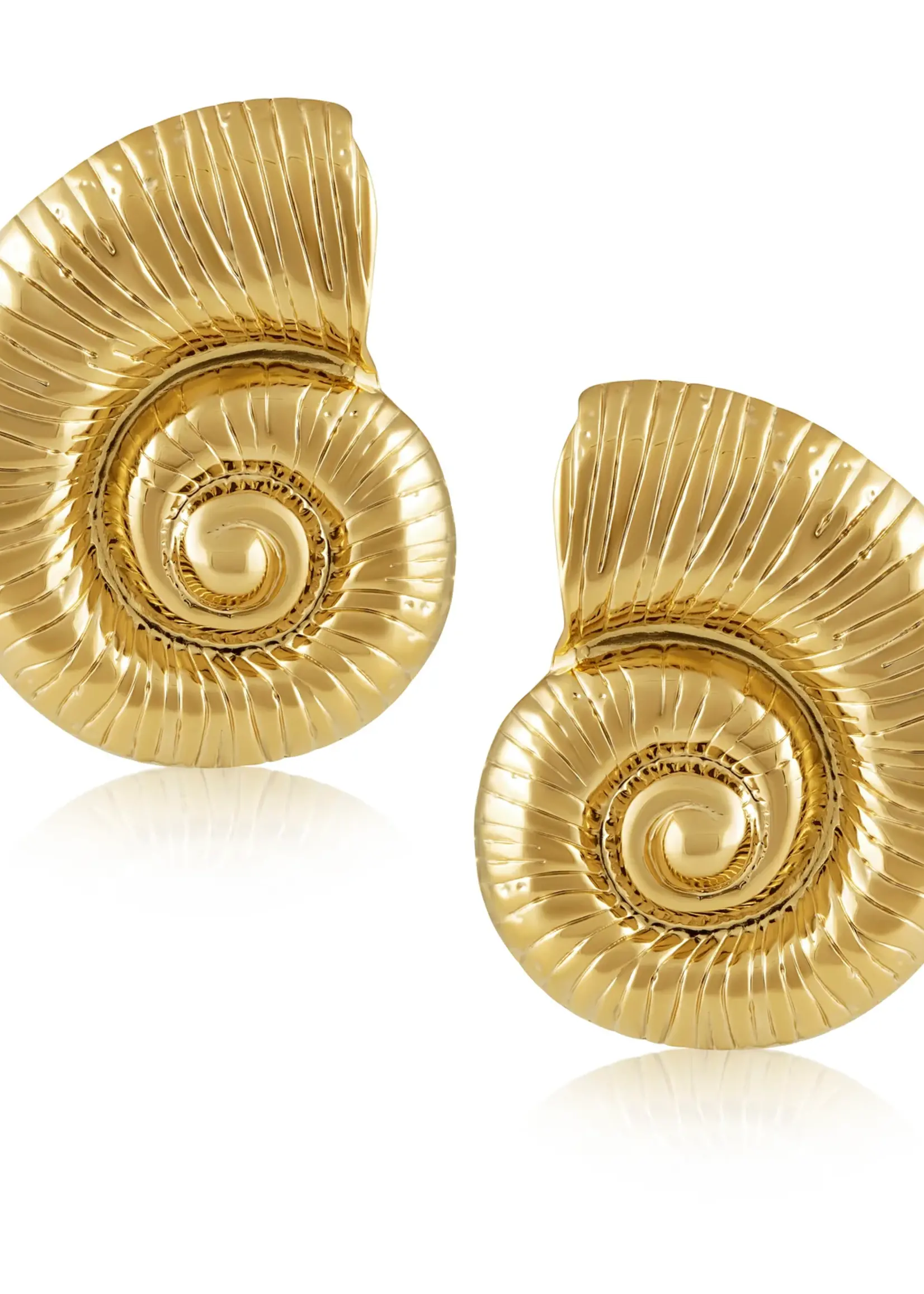 Sahira Nylah Shell Earring