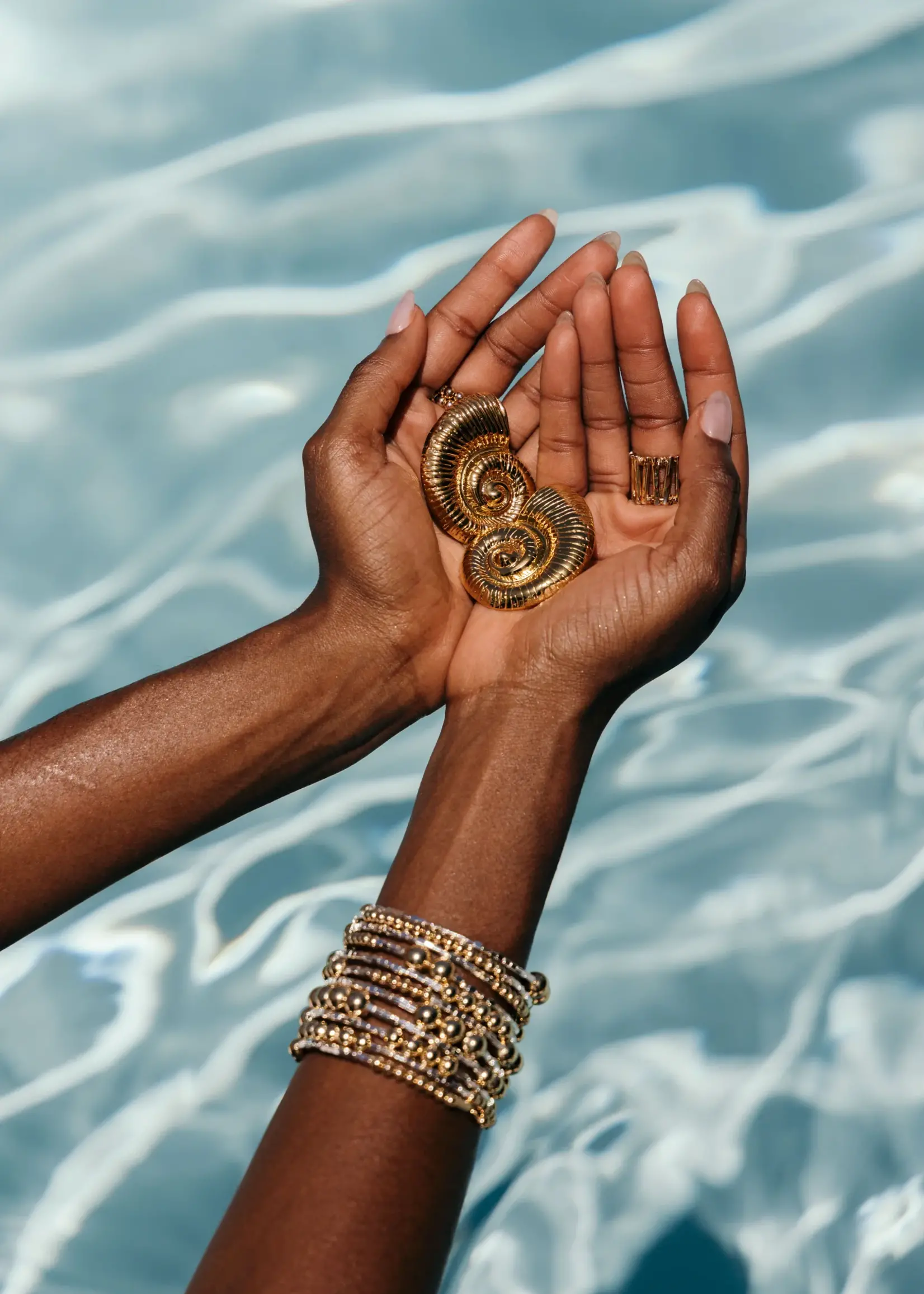 Sahira Nylah Shell Earring