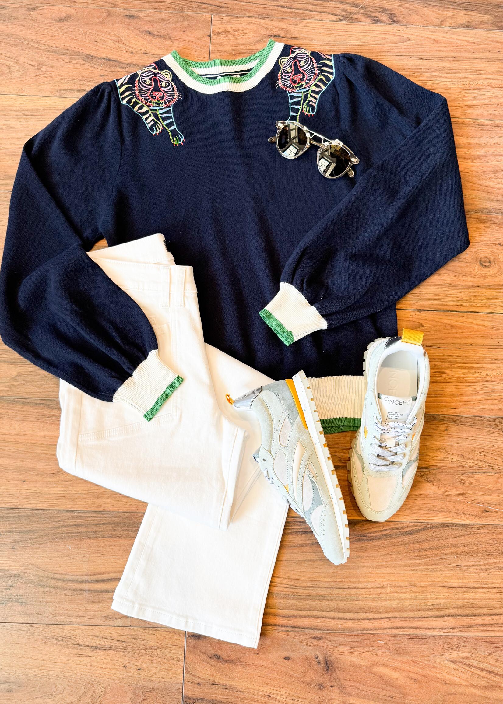 Voy Tiger Embroidered Top