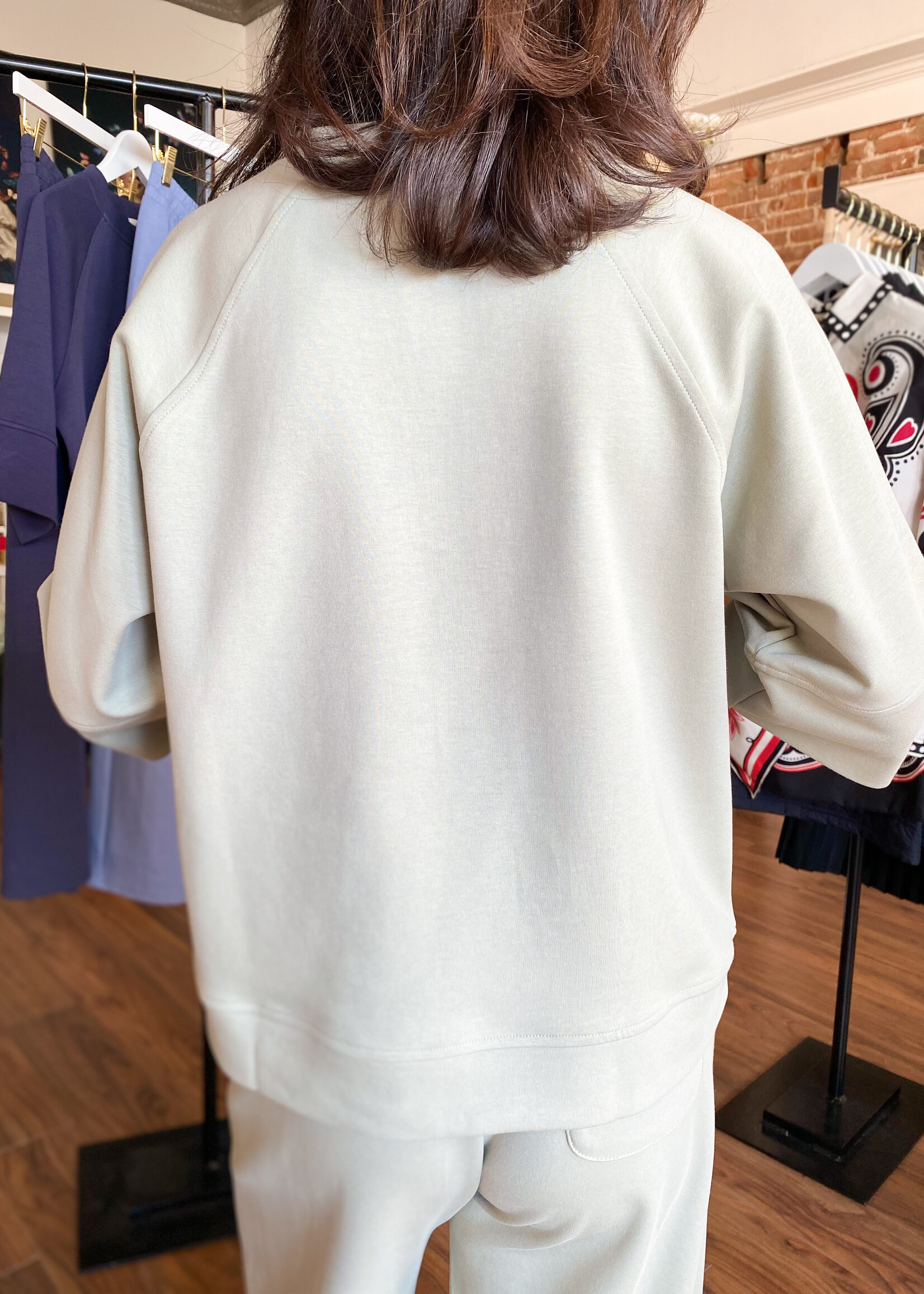 The Fashion S/S Scuba Top W/Banded Sleeve