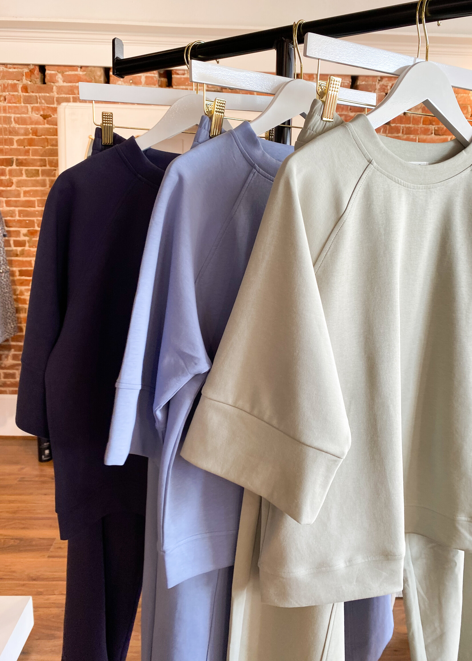 The Fashion S/S Scuba Top W/Banded Sleeve