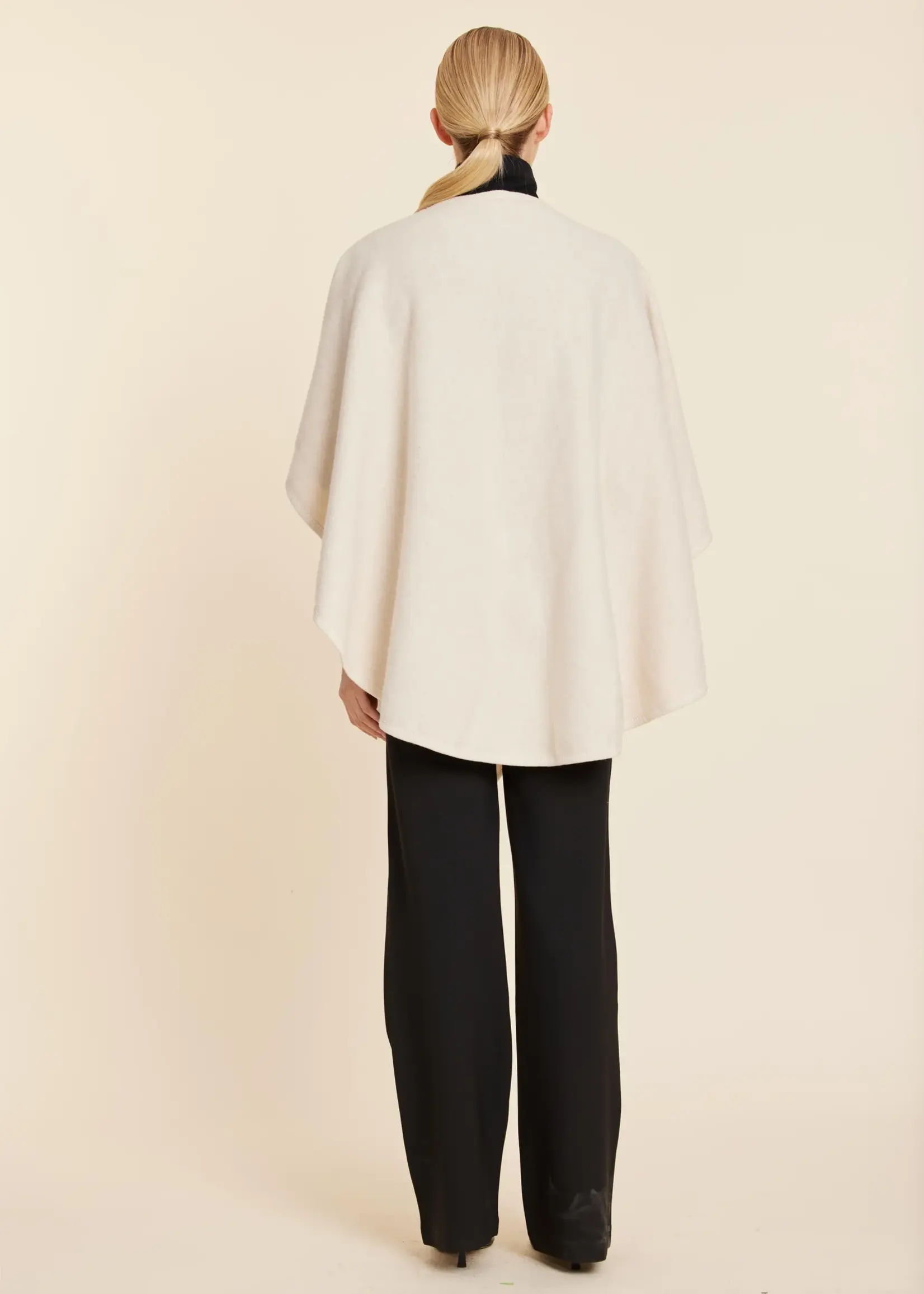 Dolce Cabo Knit Whip Stitch Wrap