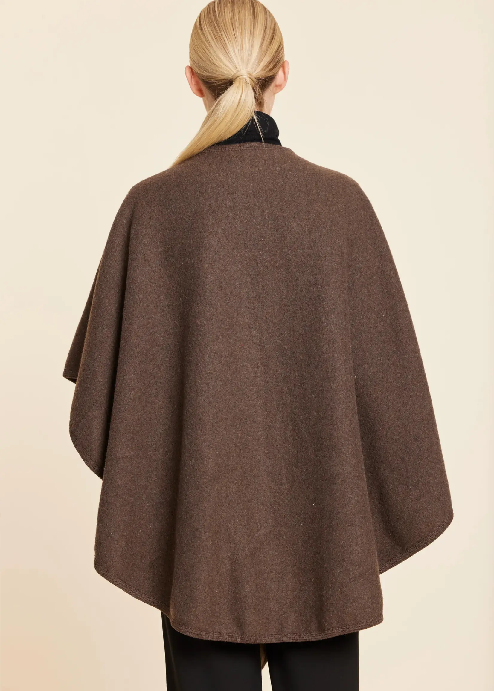 Dolce Cabo Knit Whip Stitch Wrap