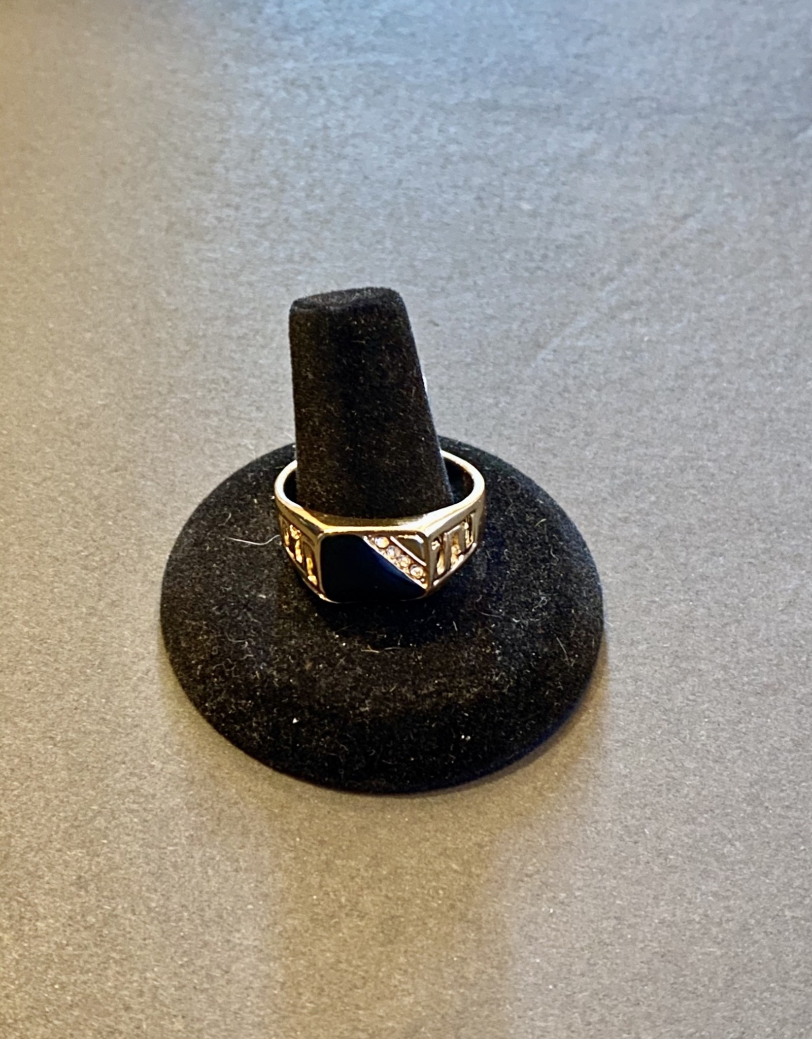 Jewelry - Ring   Size 12