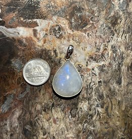 Jewelry - Moon Stone Pendant .925