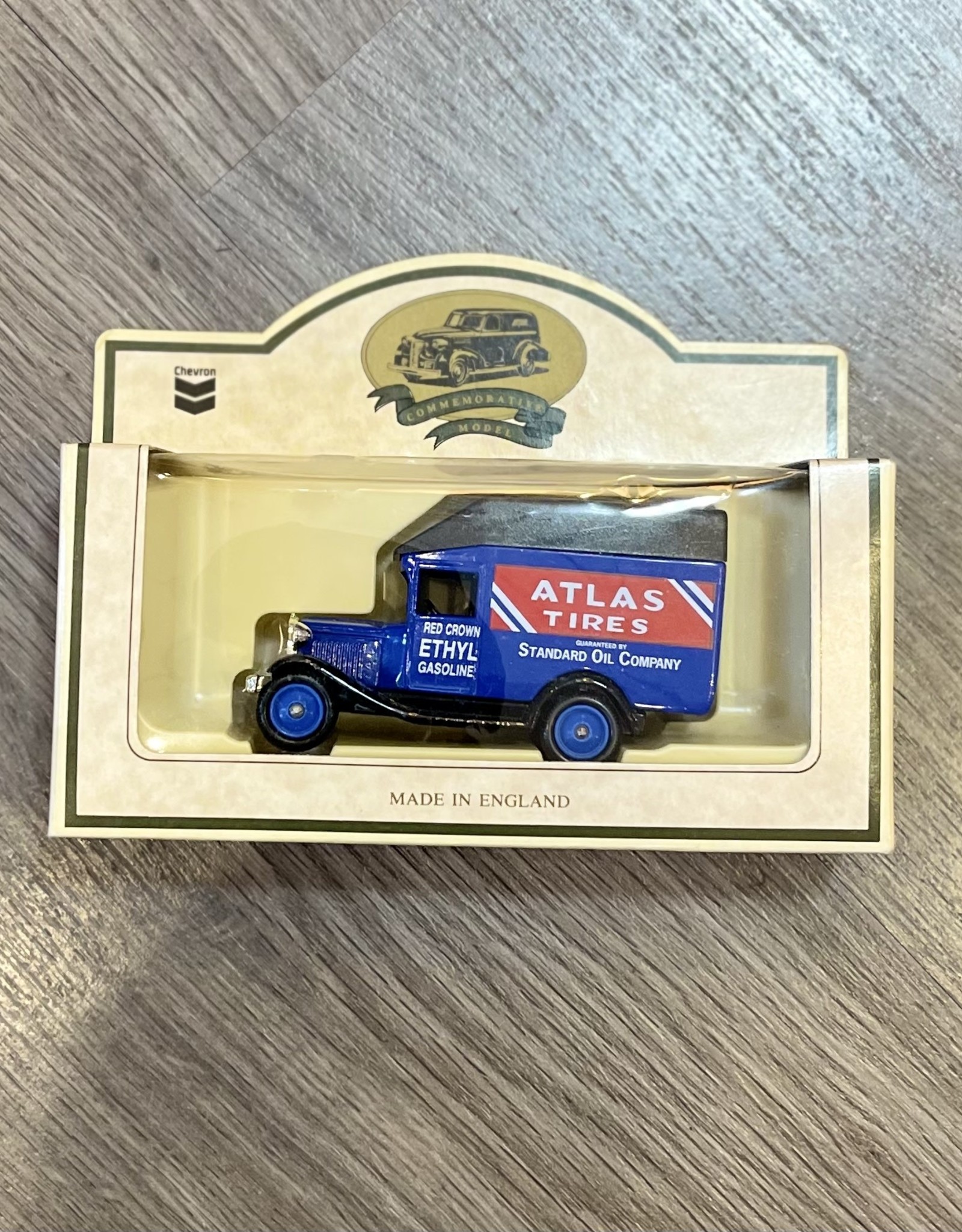 DieCast Car Atlas Tire Truck Oil Truck Chevron Commemorative Model