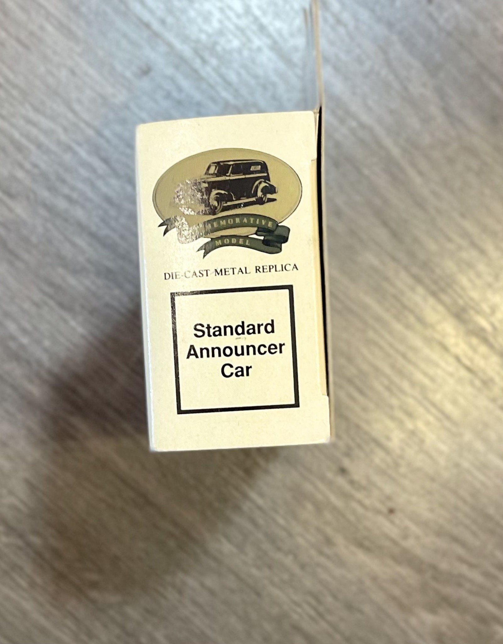 DieCast Car Standard Announcement Car Chevron Commemorative Model