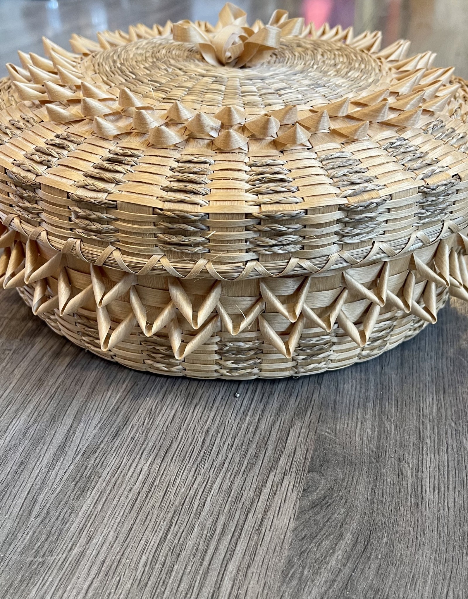 Aboriginal - Black Ash and Sweet Grass Basket - Haudenosaunee - Kahnawake Tribe