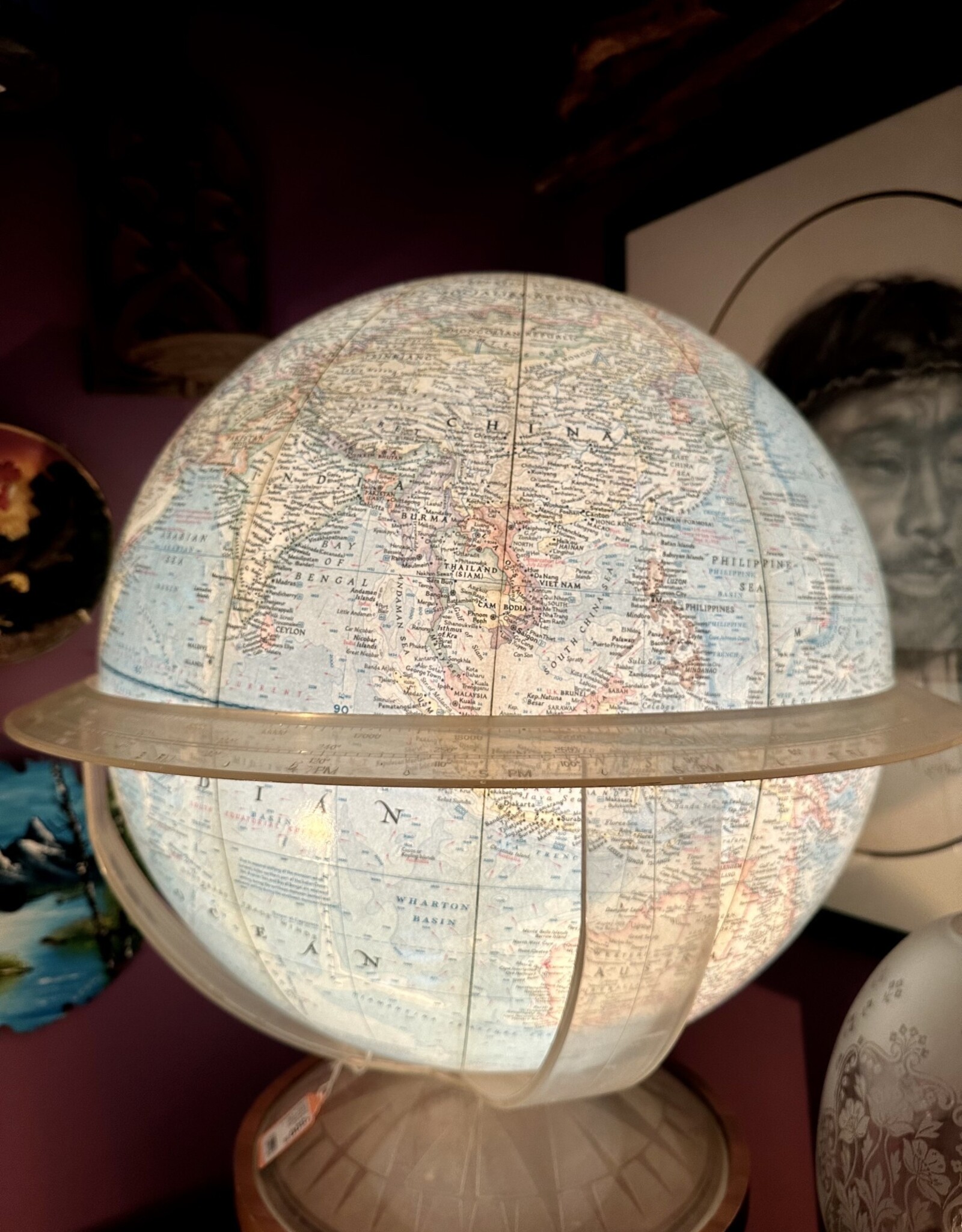 Purple Pigeon Treasures National Geographic Illuminated Globe with original walnut stand