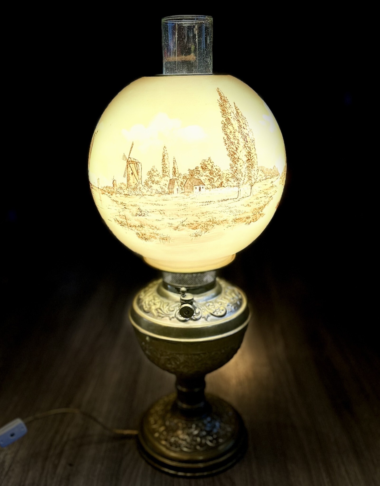 Furniture - Brown Dutch Lamp - Electric
