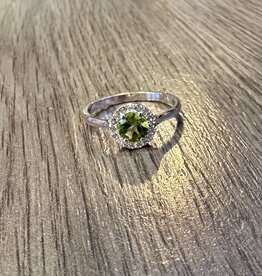 Jewelry - Green Peridot  .925 Sz 9