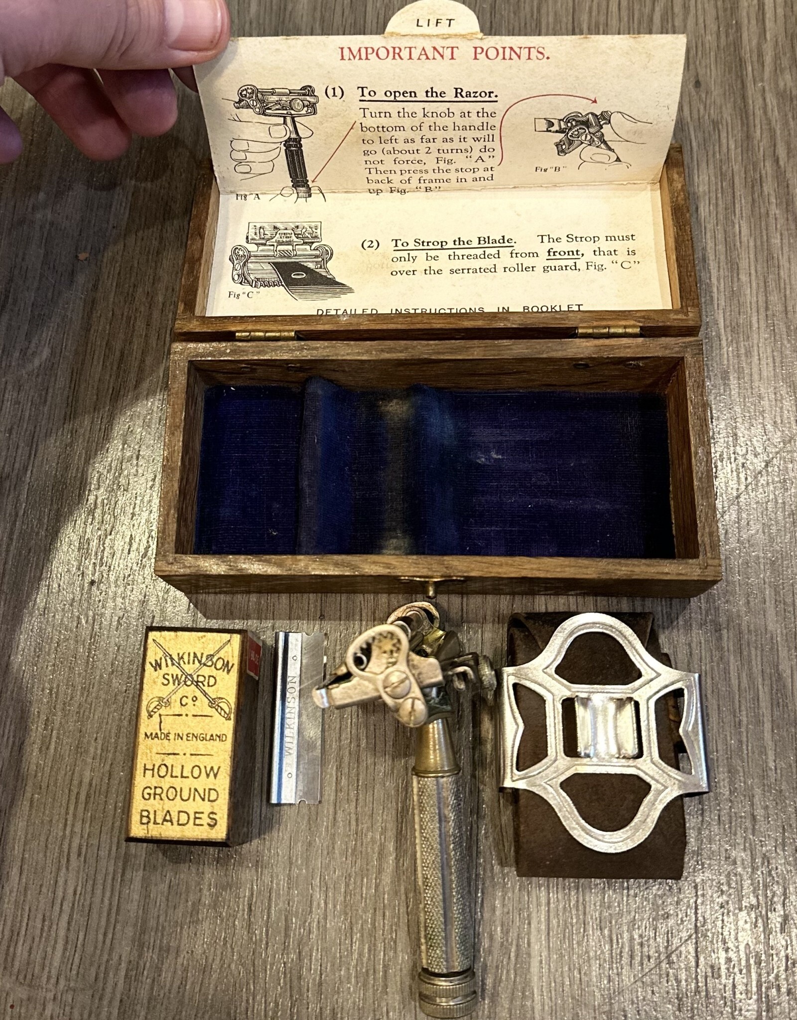Purple Pigeon Treasures Vintage Wilkinson Empire Model Safety Razor in Wooden Box