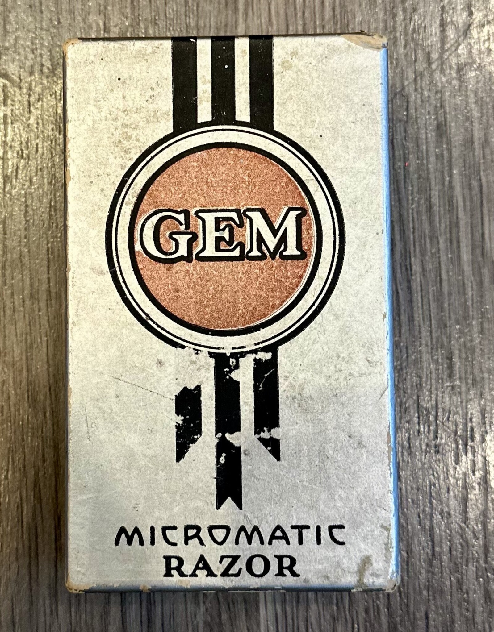 Purple Pigeon Treasures Gem - Micromatic Razor