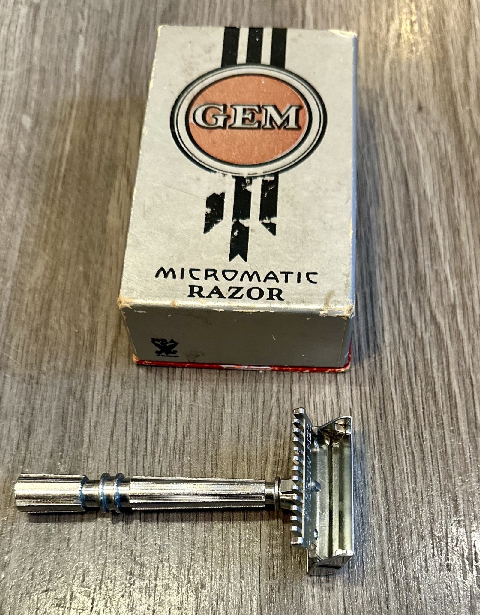 Purple Pigeon Treasures Gem - Micromatic Razor