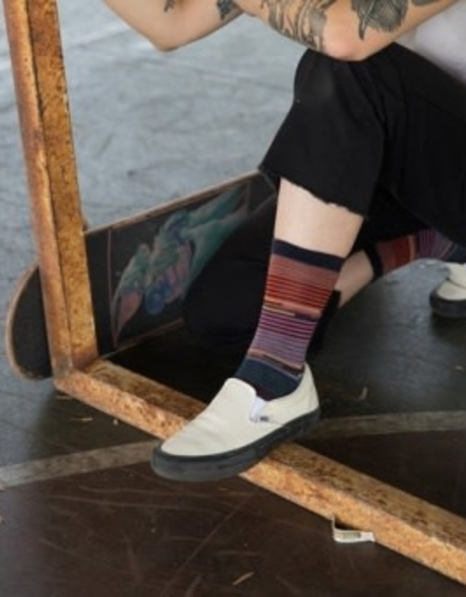 Darn Tough Vermont Women's Pixie Crew Lightweight Lifestyle Sock - Navy Medium