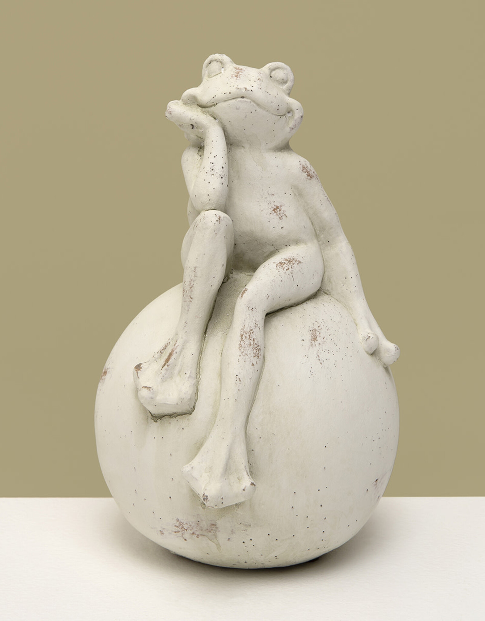 Meravic 7.5" Frog Thinking on Ball Concrete