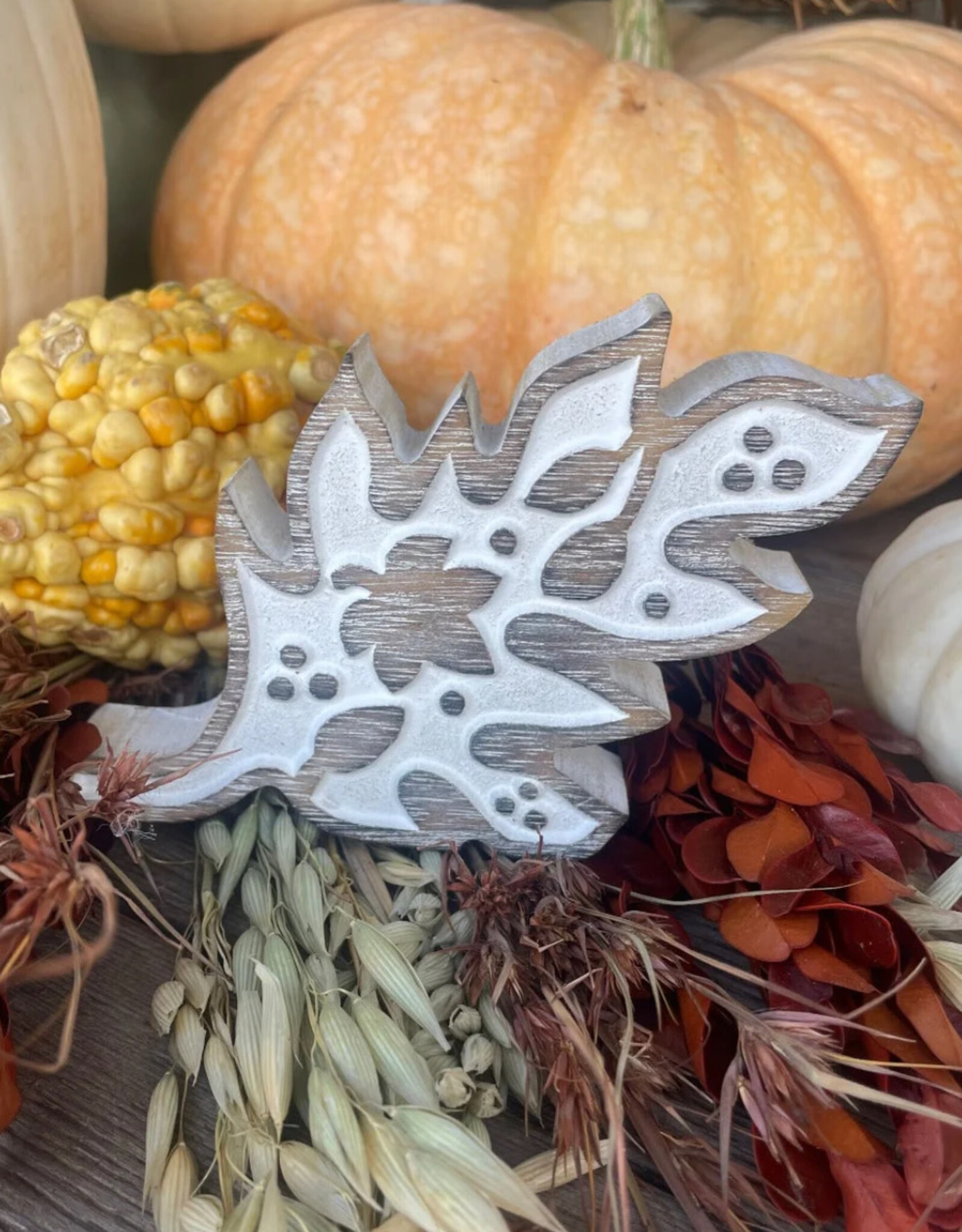 Collins Painting & Design Pattern Carved Pointy  Leaf