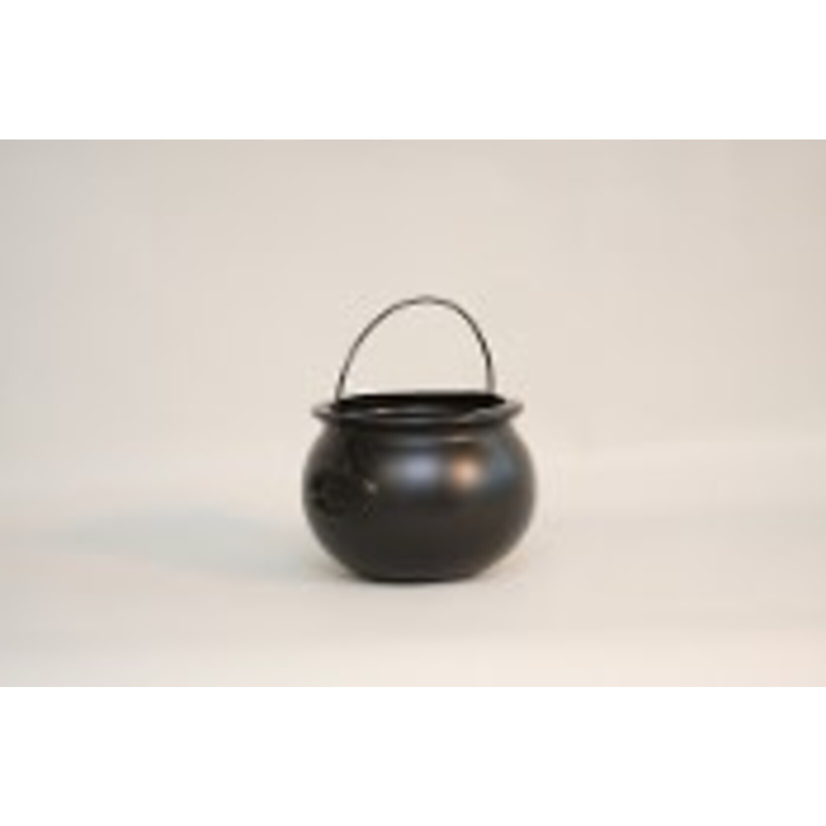 Blinky Products 8" Black Plastic Witches Cauldron w/ Handle - 1ct.