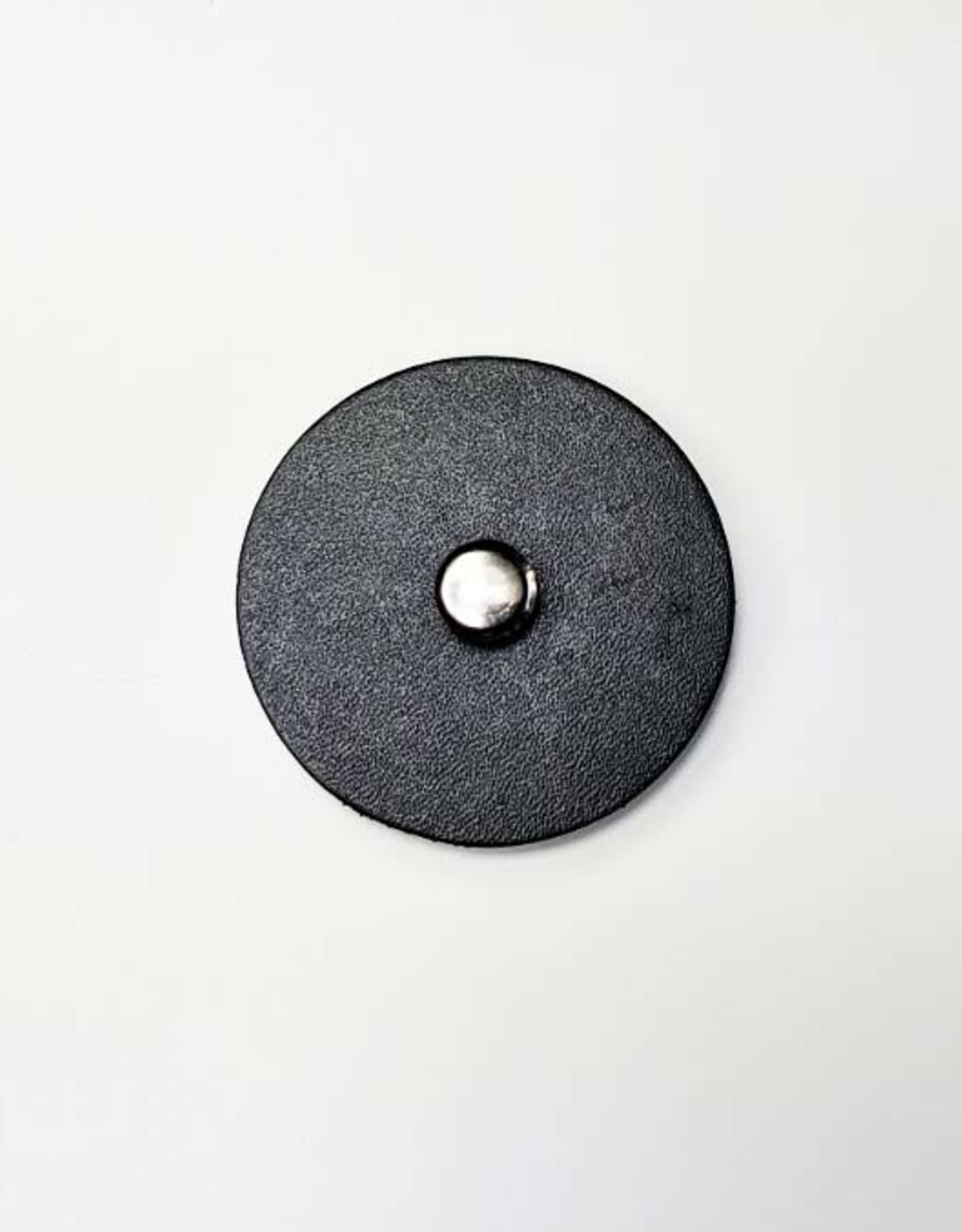 Jul Screw-in Leather Pedestal Button