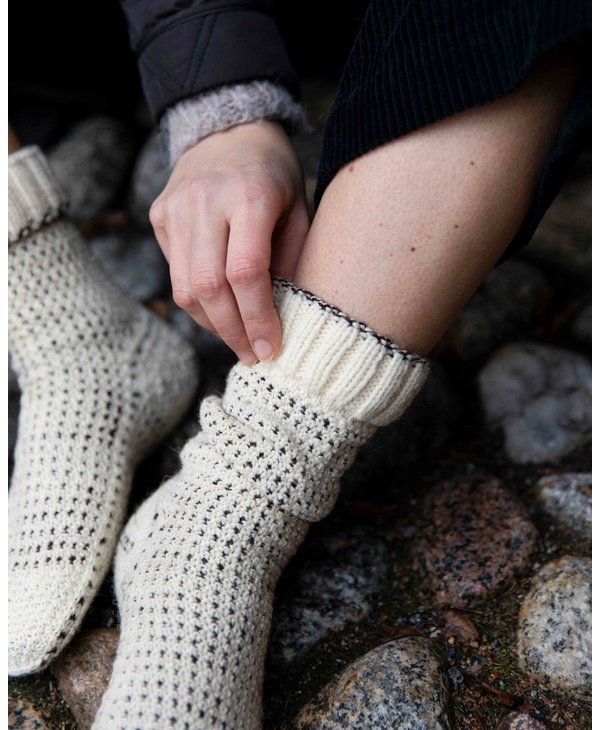 PDF Yoga Socks Knitting Pattern (52 Weeks of Socks vol.2) — ARA STELLA