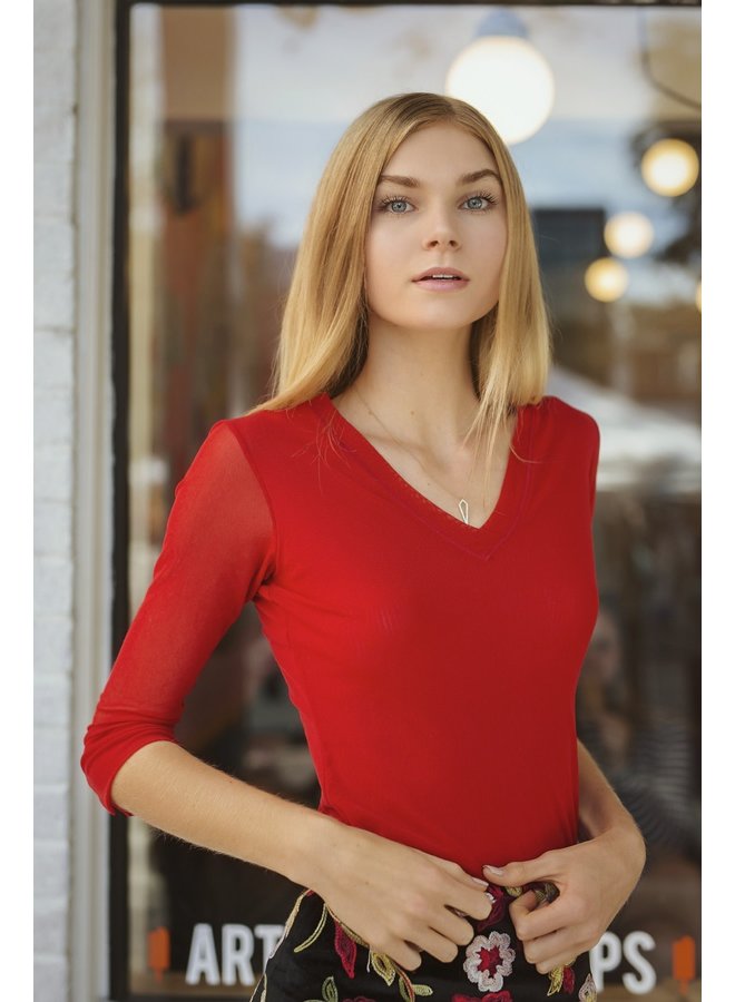 Petit Pois V-Neck Top In Russo Red