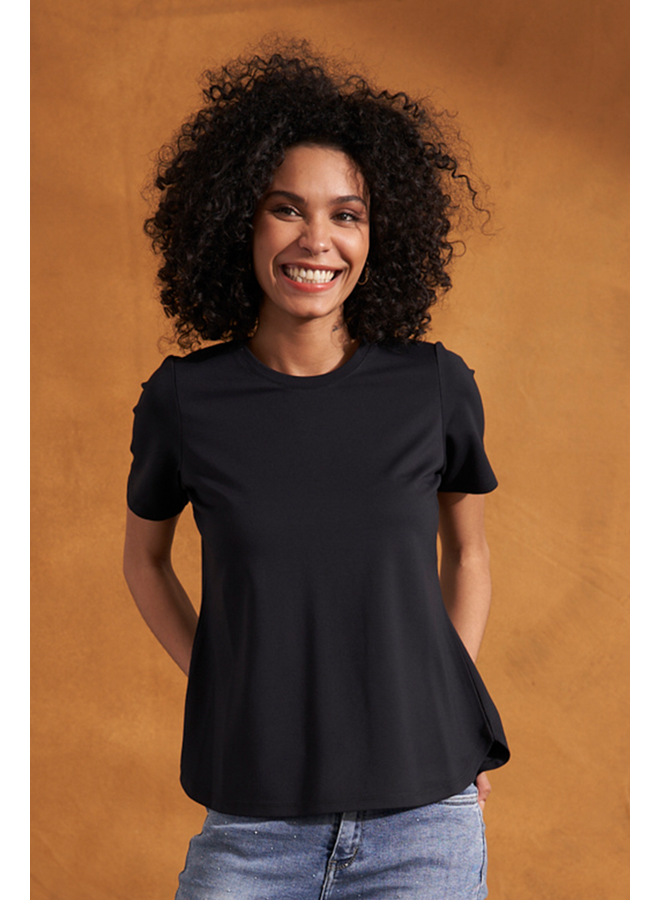 Renuar’s Terrific Tee In Black