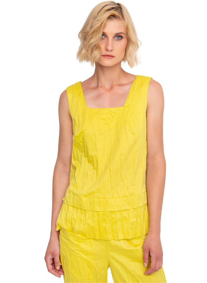 Ozai Sleeveless Crinkle Funnel Top In Yellow