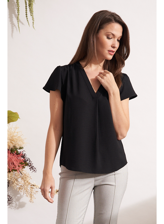 Renuar Flutter Sleeve Top In Black