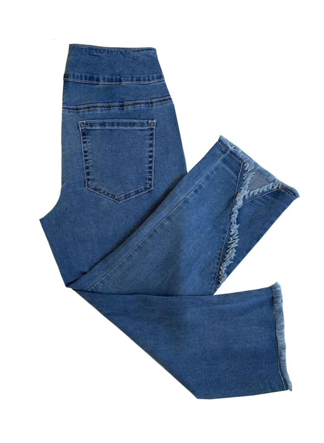 Magic Edge Pull On Capri In Denim