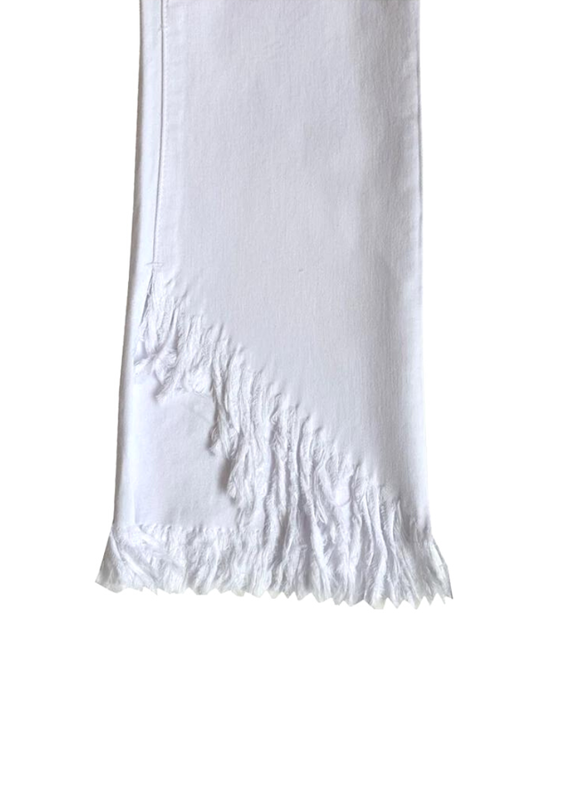 Magic Edge Pull On Capri In White