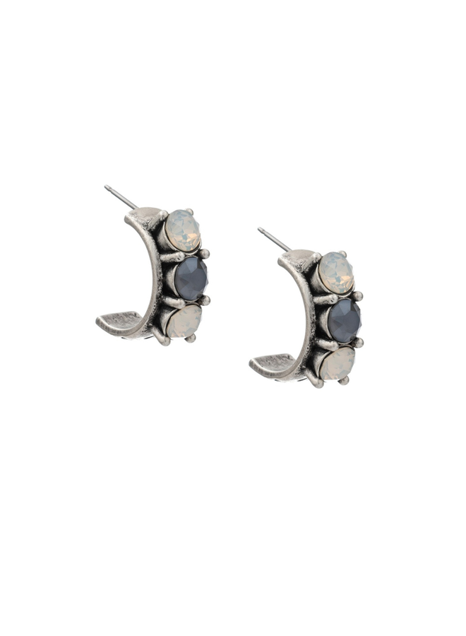 French Kande Hugs Earrings In Silverite