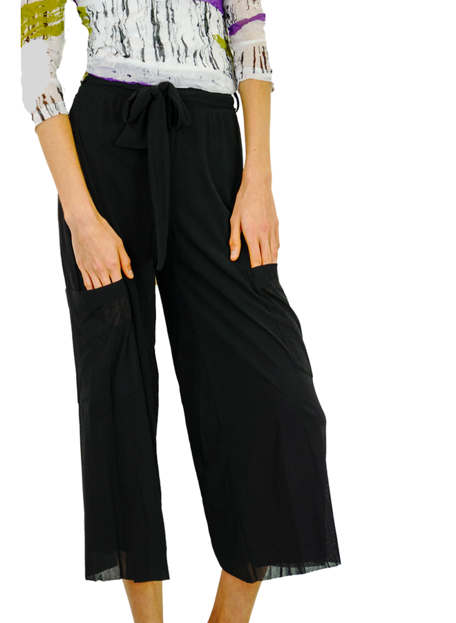 Petit Pois Cropped Wide Leg Pant In Black