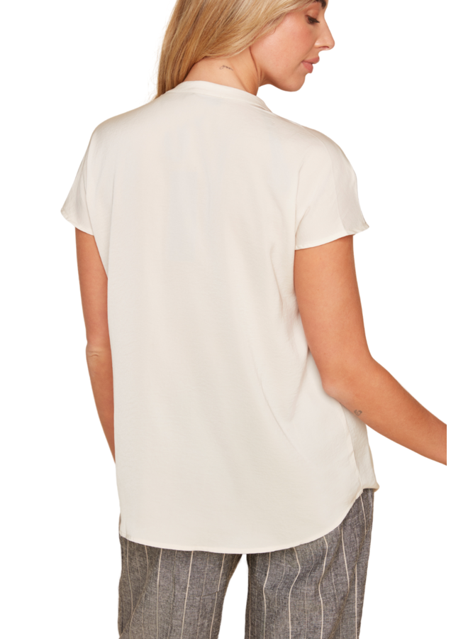 Renuar Essential Short Sleeve Top In Oyster