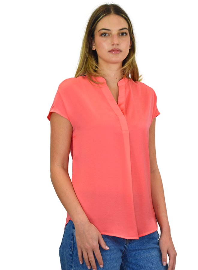Renuar Essential Short Sleeve Top In Corally