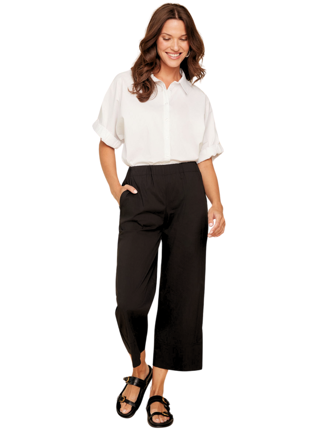 Renuar Crisp Cotton Crop Pant In Black
