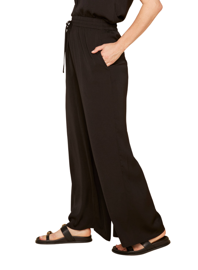 Renuar Soft And Beautiful Pants In Black