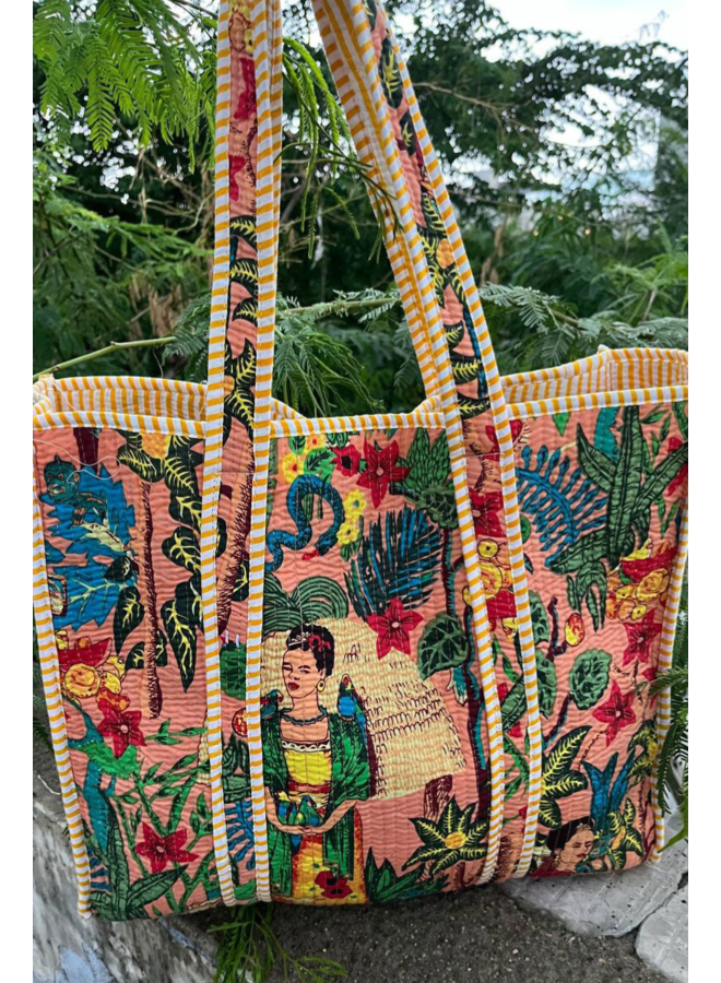 Frida Tote Bag in Peachy