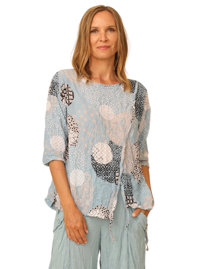 Chalet Laurie Top in Sky