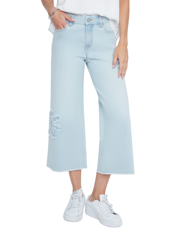 Renuar Daisy Cropped Wide Leg Jean in  Light Wash
