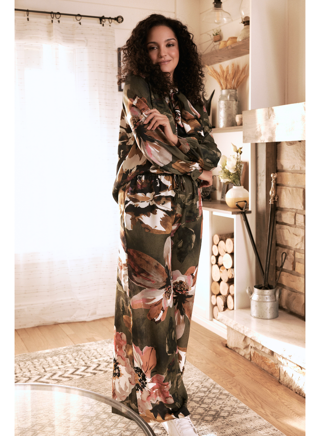 Renuar Satin Peony Wide Leg Pant in Olive
