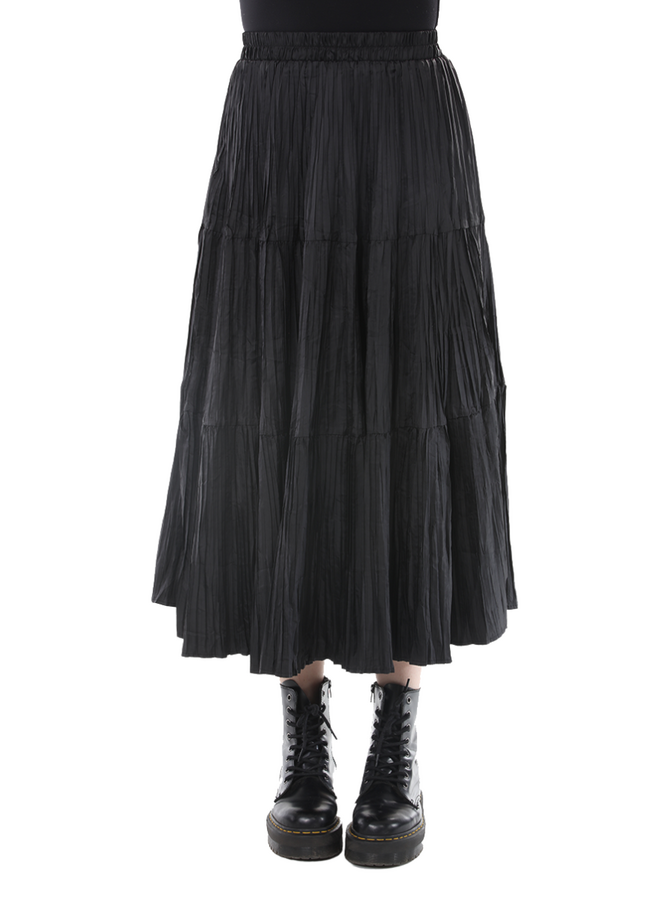 Terra Tiered Crinkle Maxi Skirt in Black