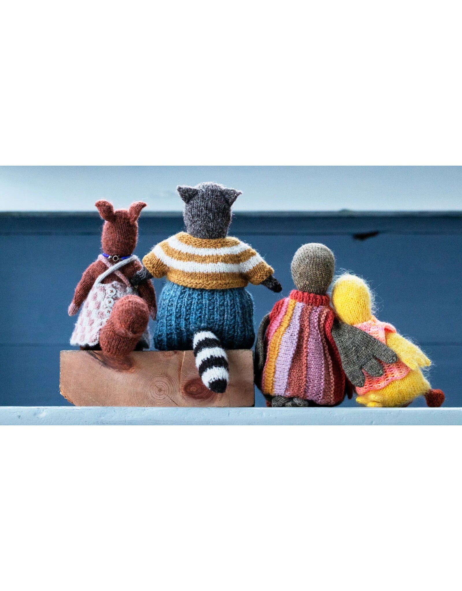 Laine Mouche & Friends: Seamless Toys to Knit & Love by Cinthia Vallet –  Wool and Company