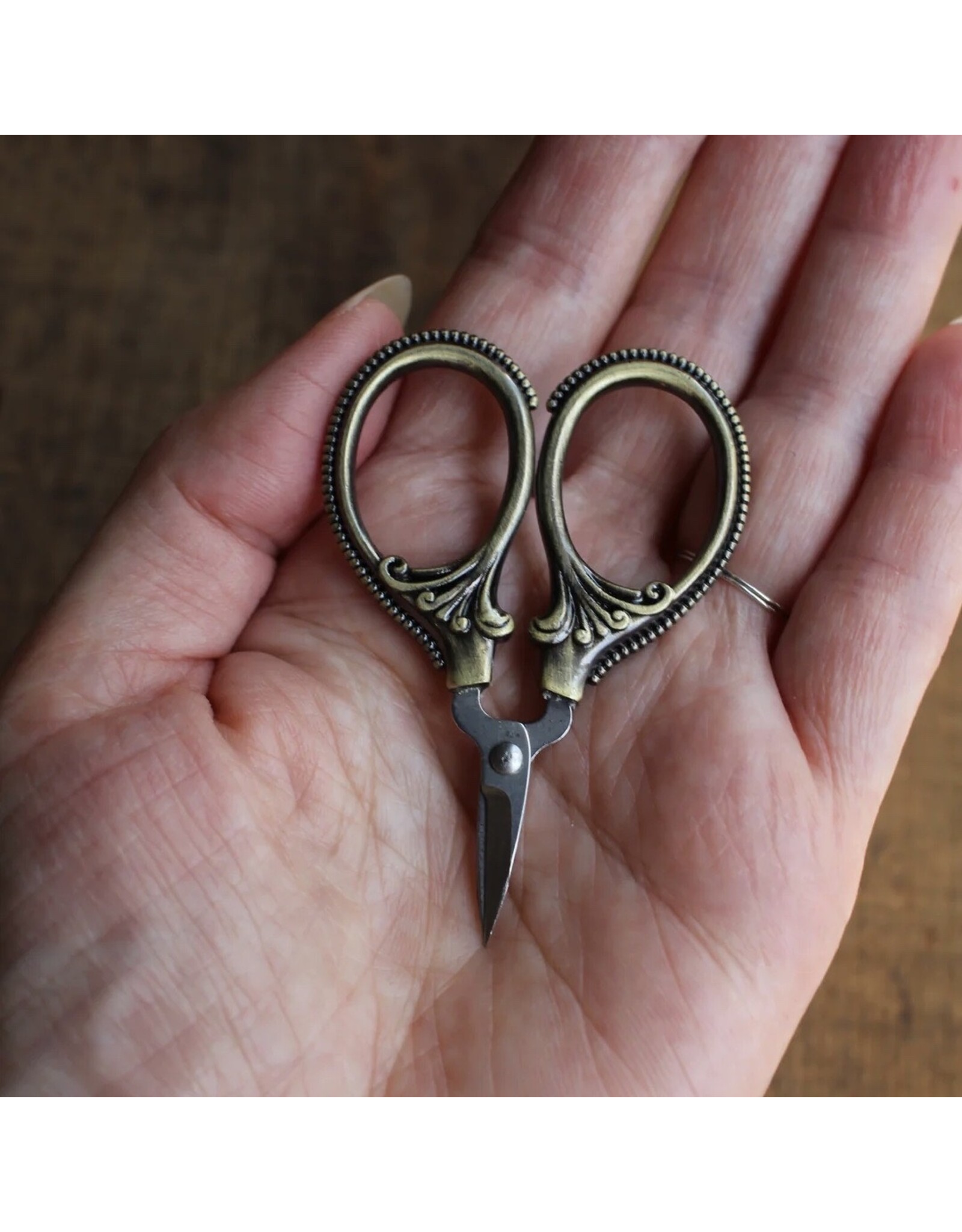 Help with Antique Scissors : r/knitting