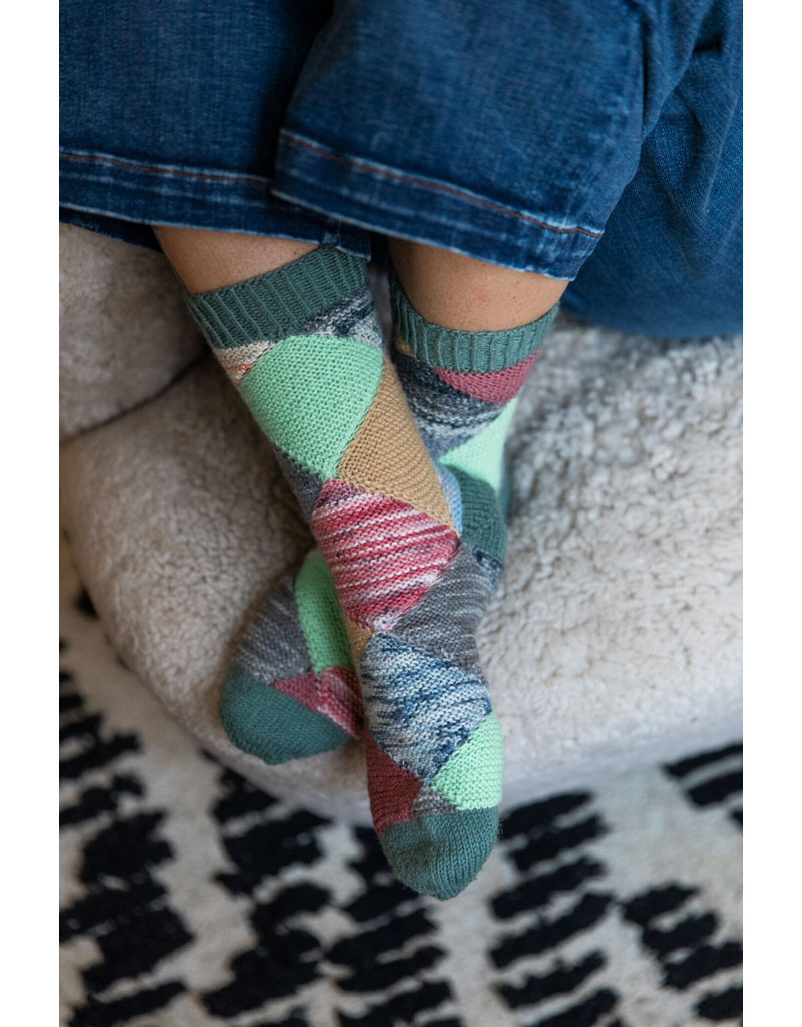 Laine Magazine 52 Weeks of Scrap Yarn: Projects for Crafters