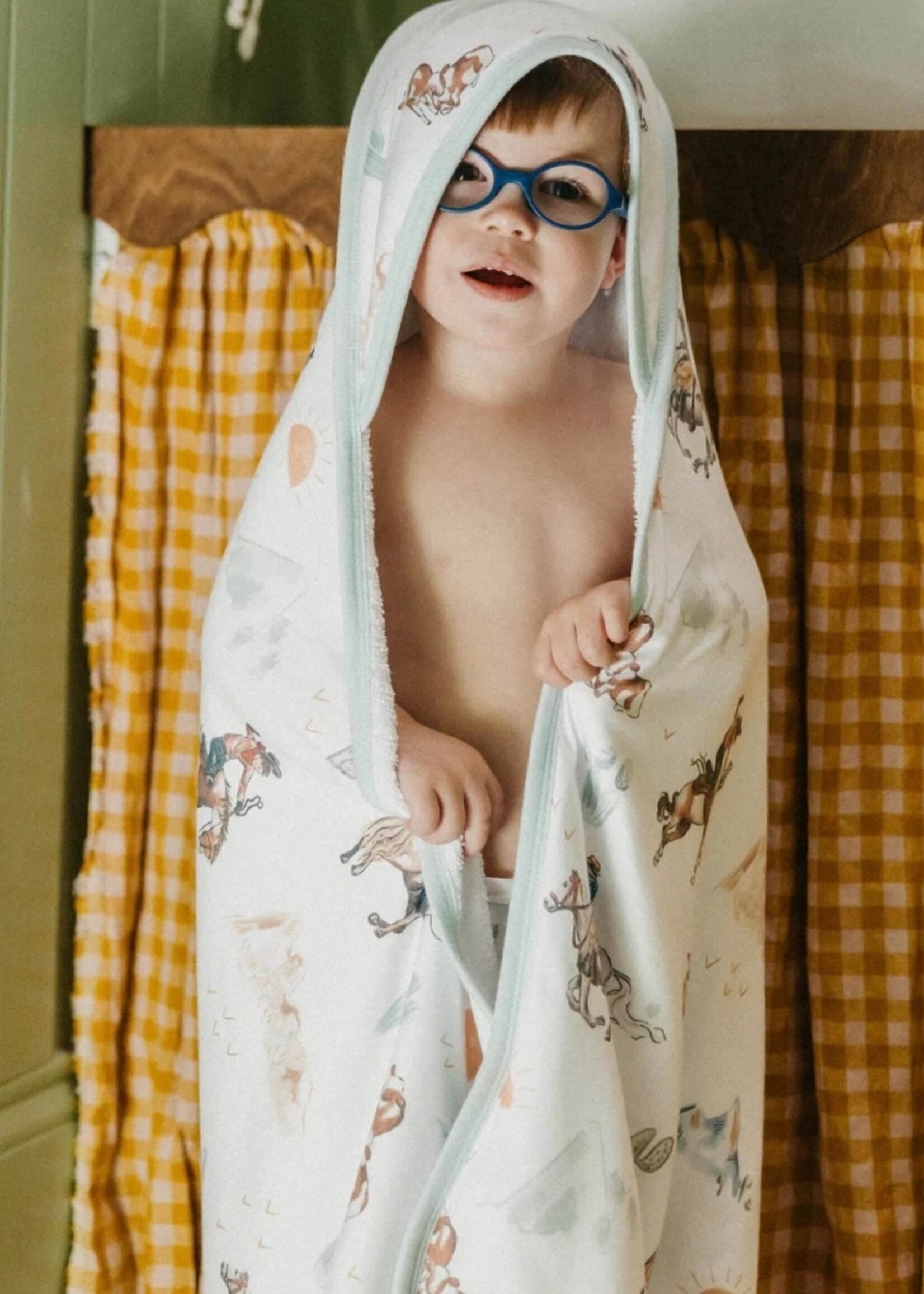 HOODED TOWEL