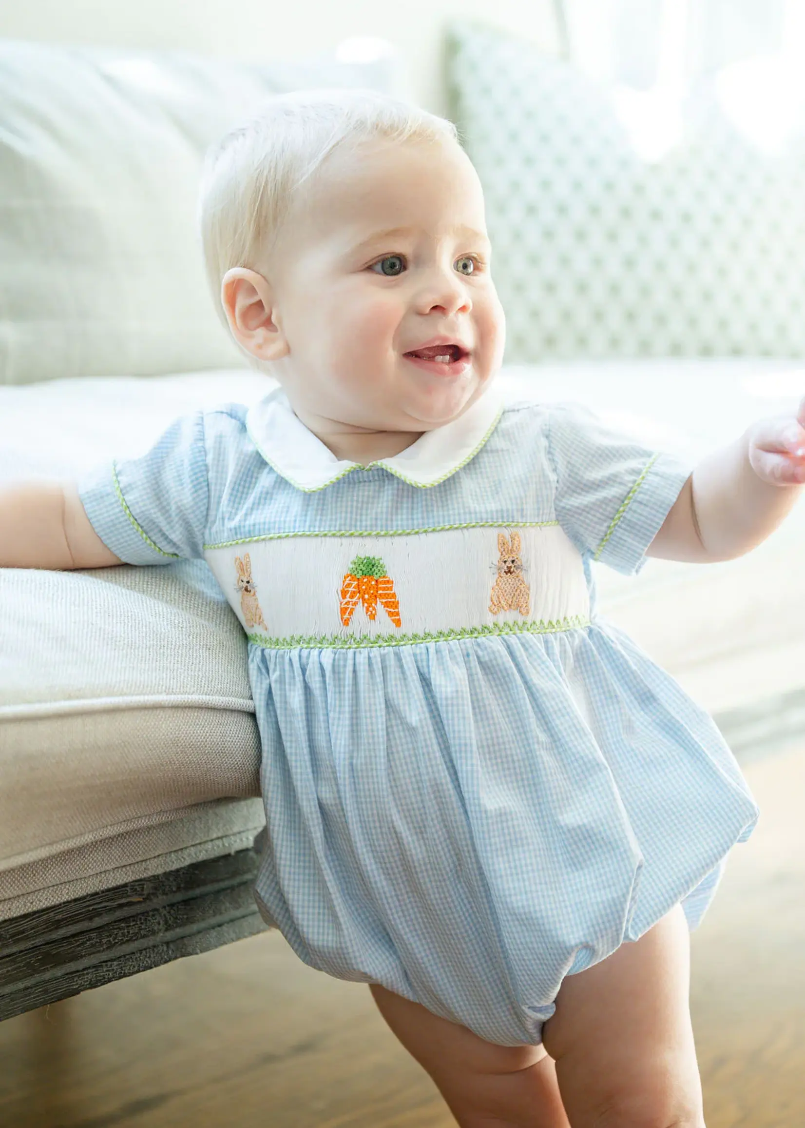 EASTER BUNNY AND CARROTS HENRY BUBBLE